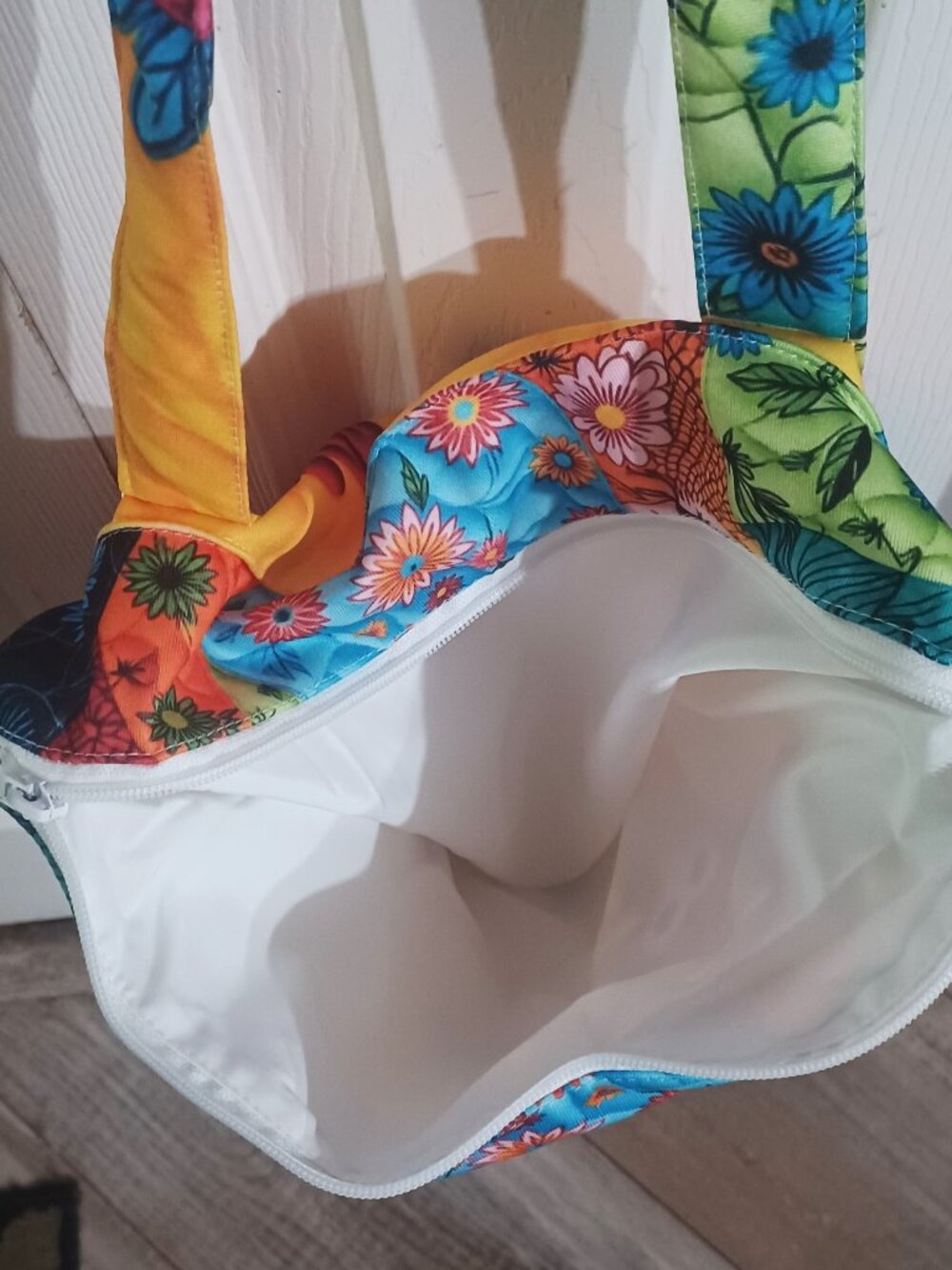 Silly Lined Chicken Tote - Picture 4 of 5
